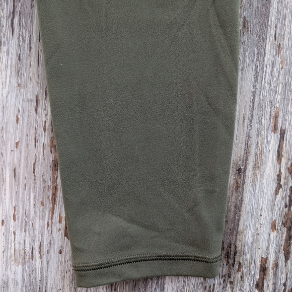 Athleta Salutation Stash Pocket High Rise 7/8 Legging Green Womens Petite Large - Picture 3 of 8